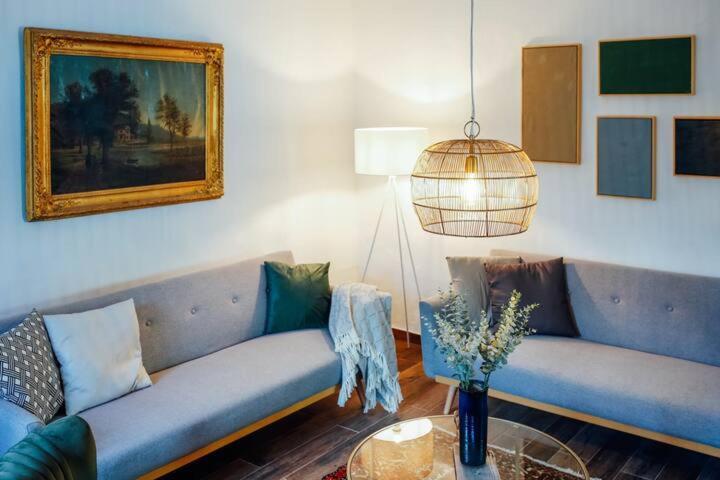 Apartment Aussee- Beletage Salzherrenhof- Kueche, Wlan, Netflix บาดเอาส์ซี ภายนอก รูปภาพ