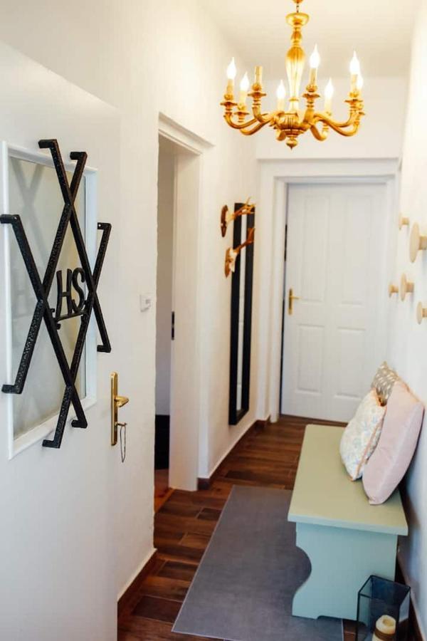 Apartment Aussee- Beletage Salzherrenhof- Kueche, Wlan, Netflix บาดเอาส์ซี ภายนอก รูปภาพ